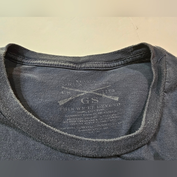 Distressed American Flag This We'll Defend Adult XL Blue Grunt Style Tshirt EUC - Picture 6 of 6